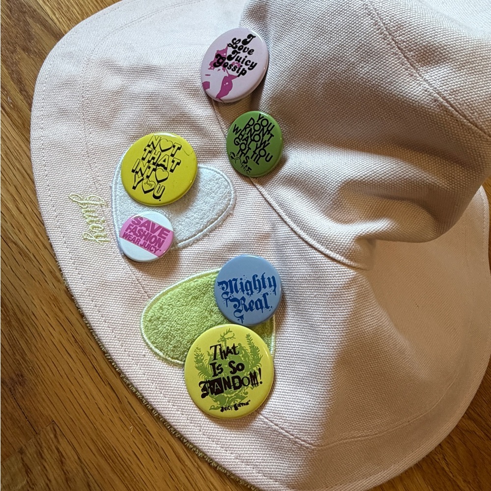 JUICY Reversible Pink/Green Hat with Pins - Picture 2 of 5